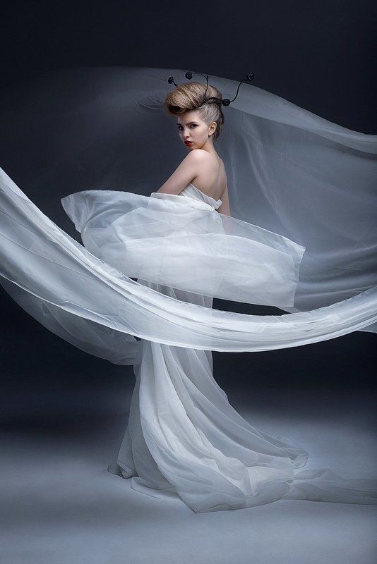 art, model, girl, female, fashion, glamour, beautiful, studio, white, model, young, hairstyle Maria фото превью