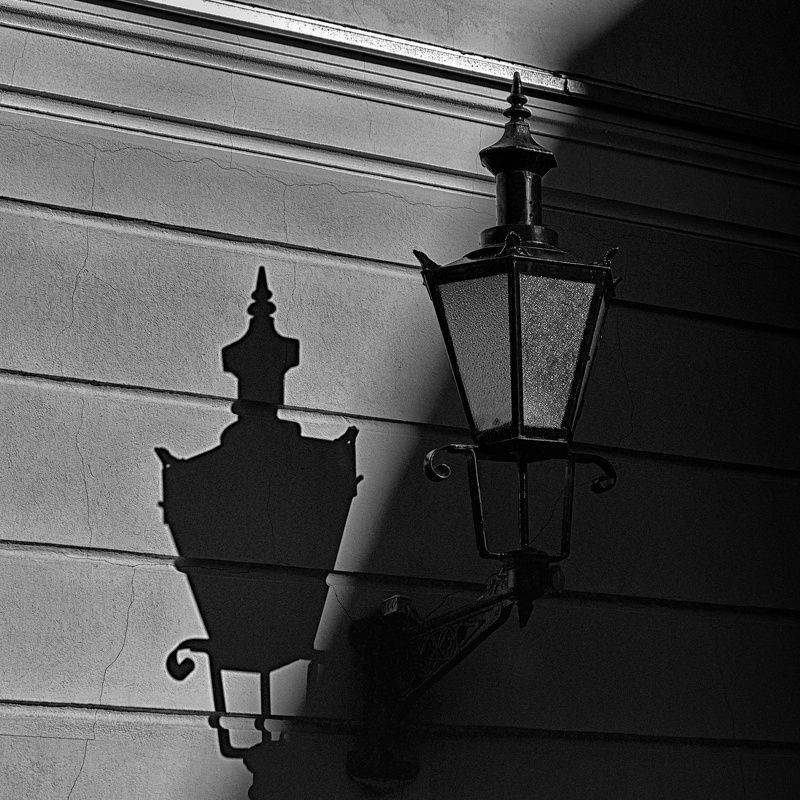 outdoor, tallinn, estonia, europe, shadow, light, lantern, city, cityscape, travel, bw, black and white, monochrome, street, travel and tourism, urban, view, architecture, Yin & Yang фото превью