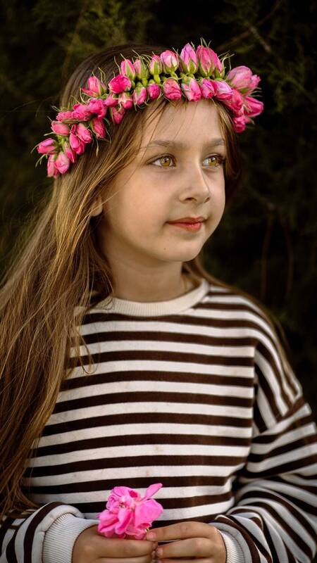 portrait, beauty, photo, flower, child portrait girl with flower ring фото превью