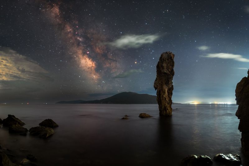 приморье, млечный путь, японское море Одинокий кекур фото превью