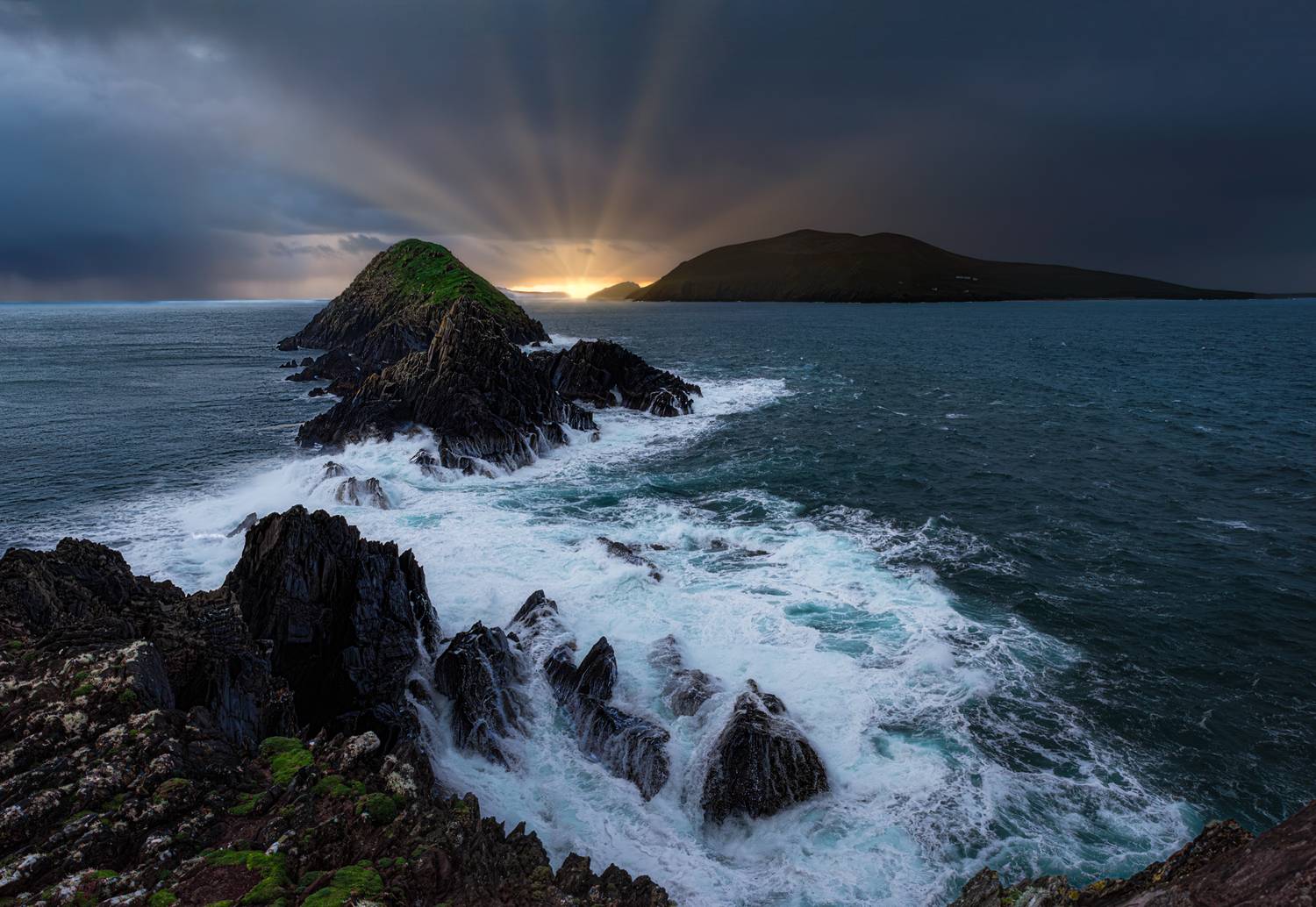 landscape, sunset, sunrays, ocean, waves, island, ireland, nikon, nature, sea, seascape, dingle, green, cliffs, clouds, sky, storm, atlantic, Jubic Srecko
