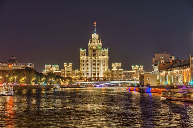 Россия, Москва, архитектура, Котельническая высотка, Москва река, вечер Москва вечерняя фото превью