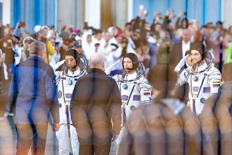 Доклад экипажа Союза МС-27 госкомиссии фото превью