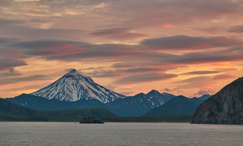 вулкан Вилючинский, лето, Камчатка, закат, облака Вилючинский / orange фото превью