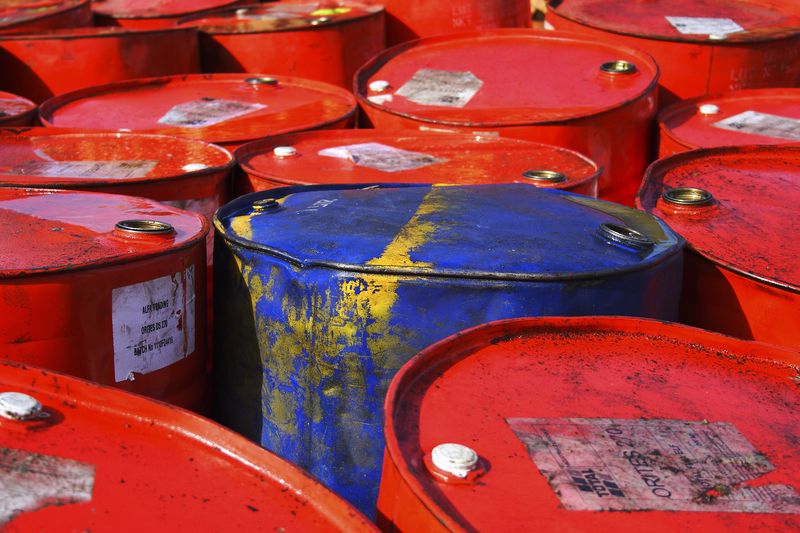 нефть, Западная Сибирь, Васюганские болота  фото превью