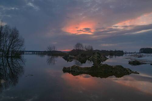 Конец марта.