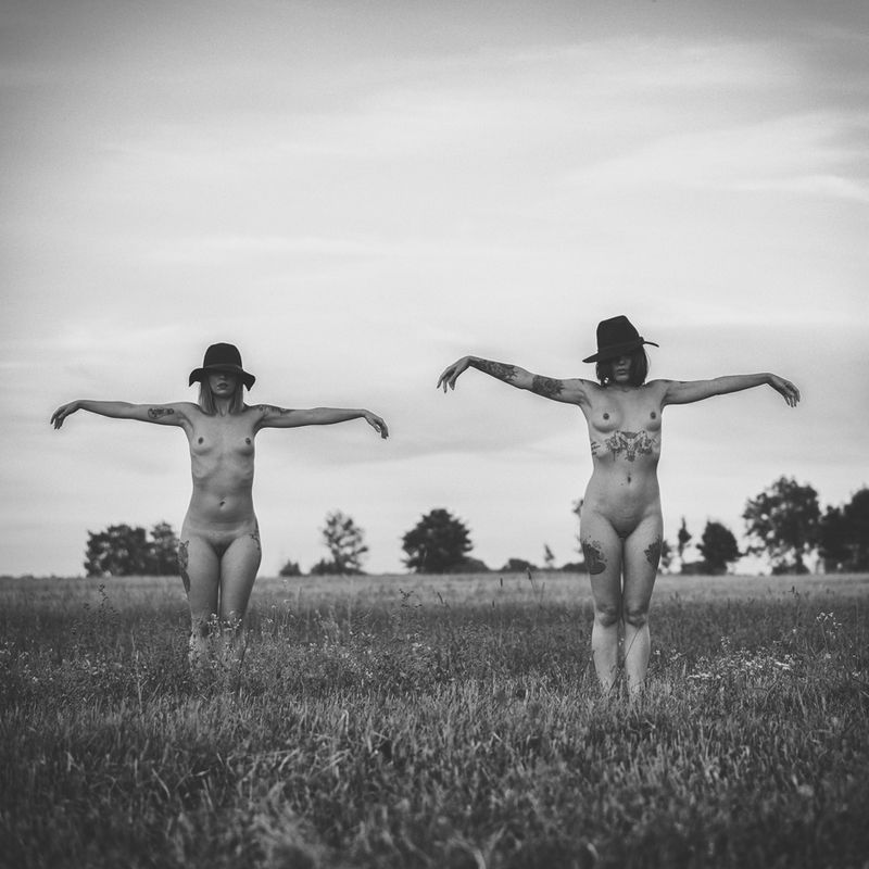 nude, girl, black scarecrow фото превью