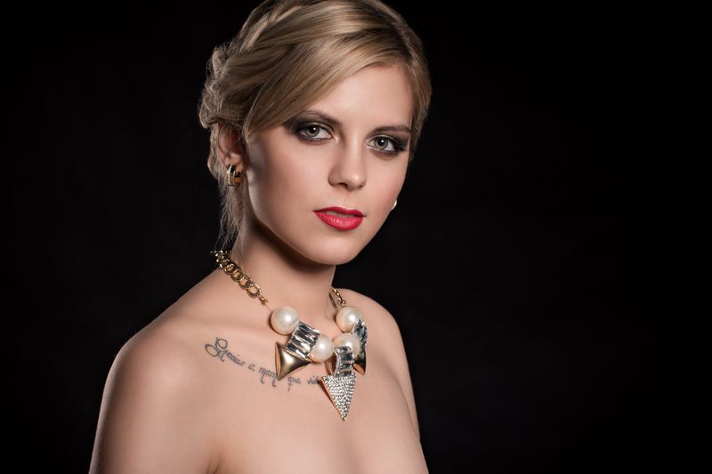 model, beauty, portrait, jewelry,studio beauty фото превью