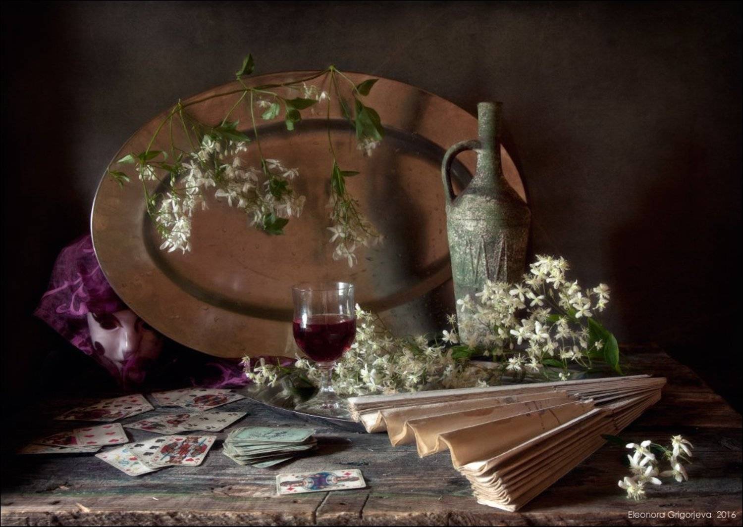 Белые цветы, Веер, Вино, Гадание, Карты, Маска, Натюромрт, Отражение, Соперница, Eleonora Grigorjeva