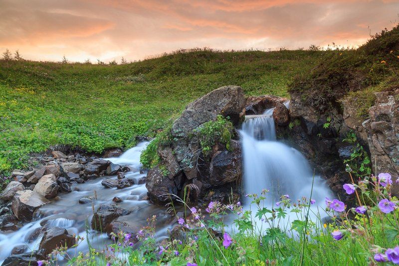 Речушка на востоке Исландии фото превью