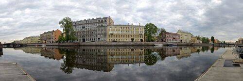 Утреннее спокойствие реки