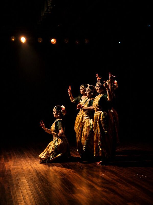 sunset silhouette, classical dance, cinematic, culture, golden hour, mobile photography Echoes of Divinity фото превью