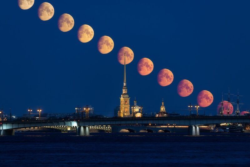 Санкт-Петербург, Луна, Петропавловский собор Секвенция захода Луны фото превью