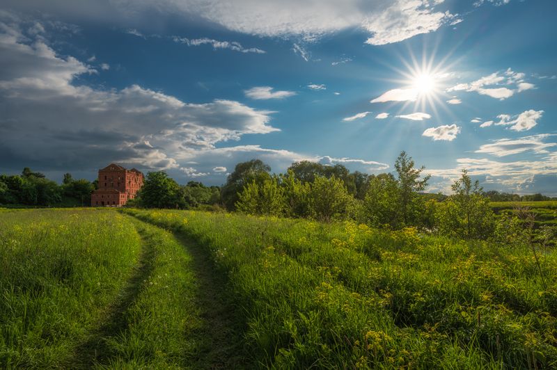 россия, калужская област, мельница, эакат, вечер, река, поля, тучи, весна Старая мельница фото превью