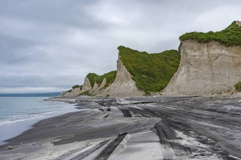 Остров Итуруп. Белые скалы. фото превью