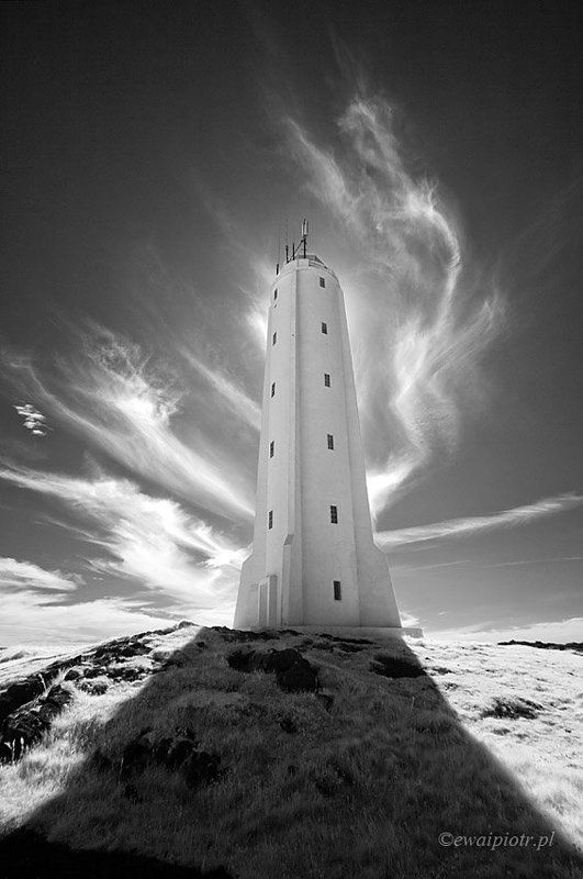 Iceland, Malariff, lighthouse, infrared Sorcerer\'s tower burning фото превью
