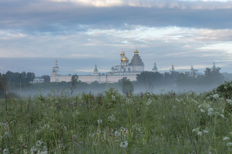 Истра Туманное утро в Истре фото превью