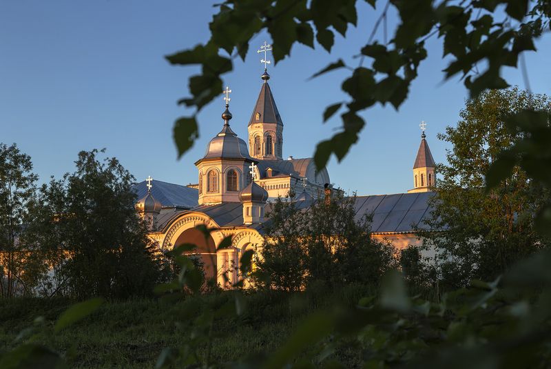 церковь, монастырь, закат Летний вечер. фото превью