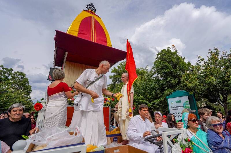 жанр, репортаж, день индийской кульуры, колесница счастья, волгоград, люди Колесница счастья фото превью