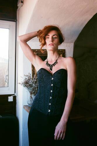 Corset and Light (IW. 11)