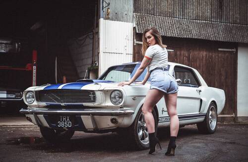 Mustang Girl (Rachelle 2)