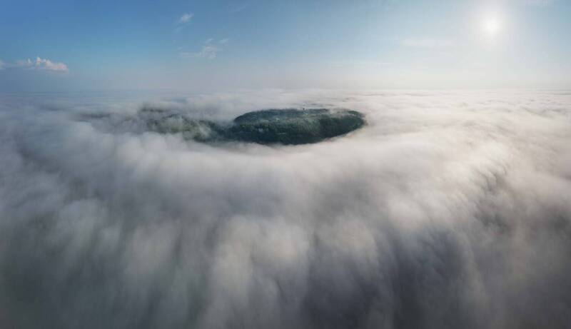 Синий Утес. В плену туманных облаков…  Blue Clif. Captive of foggy clouds... фото превью