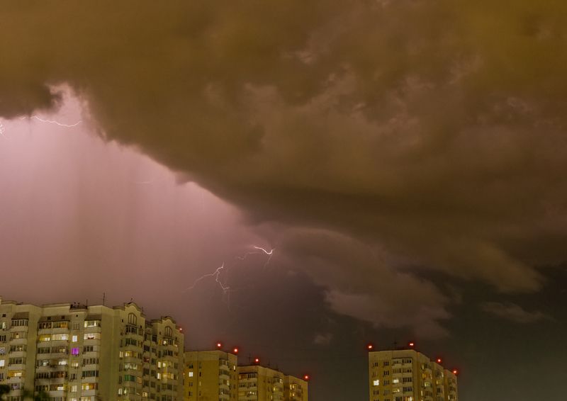 Гроза над городом фото превью