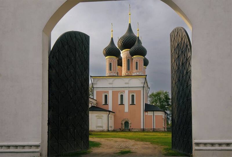 ворота, церковь Взгляд фото превью