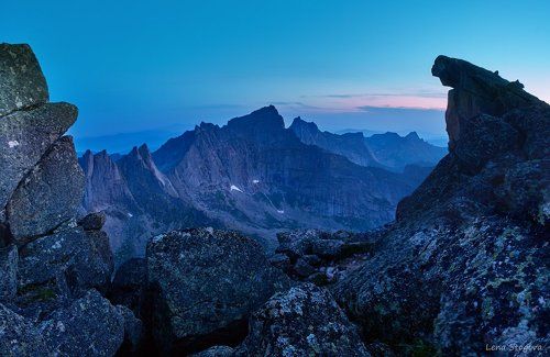 Вечер в скалистых горах