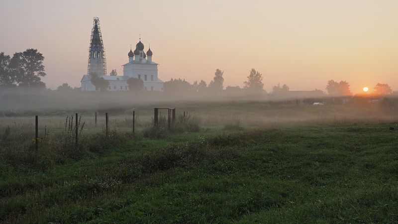 восход, лето., река лахость, село осенево, туман, утро, храм, ярославль Запах утра, тумана, росы. фото превью