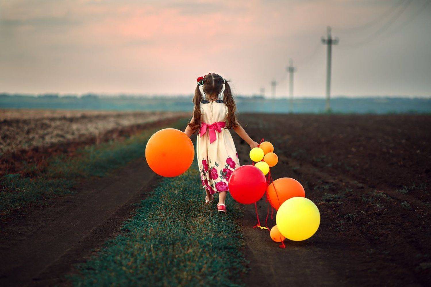 Грусть, Девочка, Детство, Дорога, Закат, Идти, Настроение, Поле, Путь, Разноцветныц, Шары, Марина Кондратова