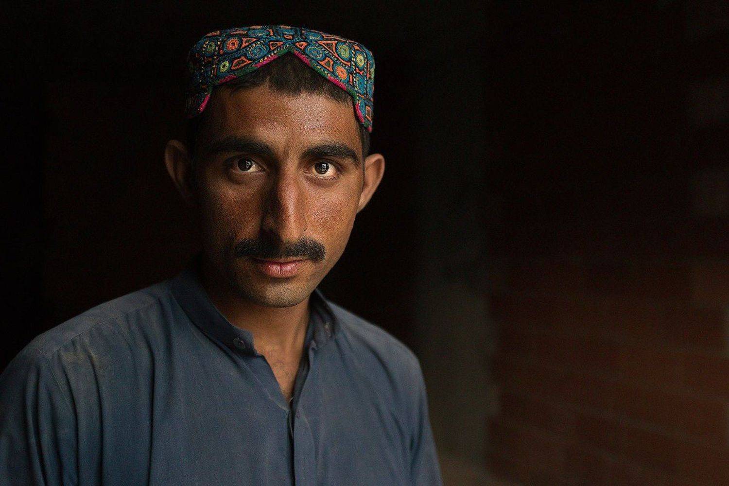 Sindhi, cap, Naja Helal