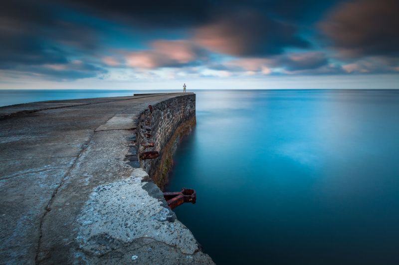 On the edge фото превью