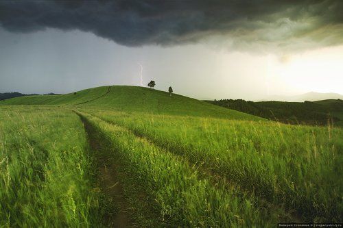 Гроза на предгорьями Алтая