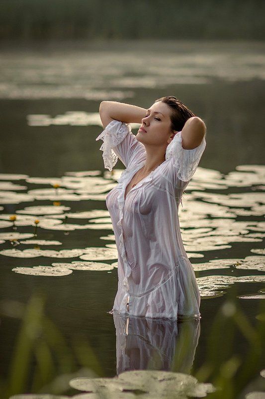 Вода, Девушка, Озеро, Утро Утром на озере фото превью