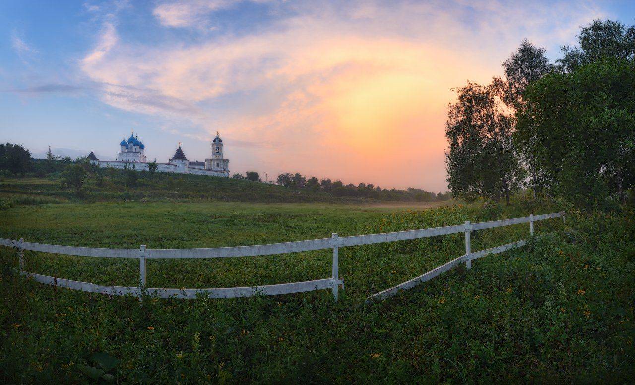 nikon, nikon d7100, sigma10-20, лето, монастырь, небо, облака, ограда, пейзаж, пейзажнаясъемка, пейзажное фото, полевые_цветы, природа, рассвет, туман, утро, фотография, фототурывыходногодня, Жмак Евгений