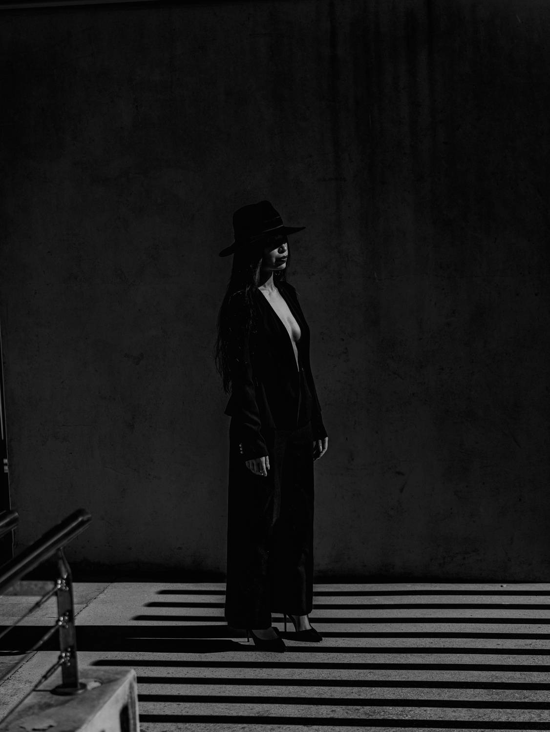 black and white, female, portrait, hat, fedora, lines, photography,  Jean