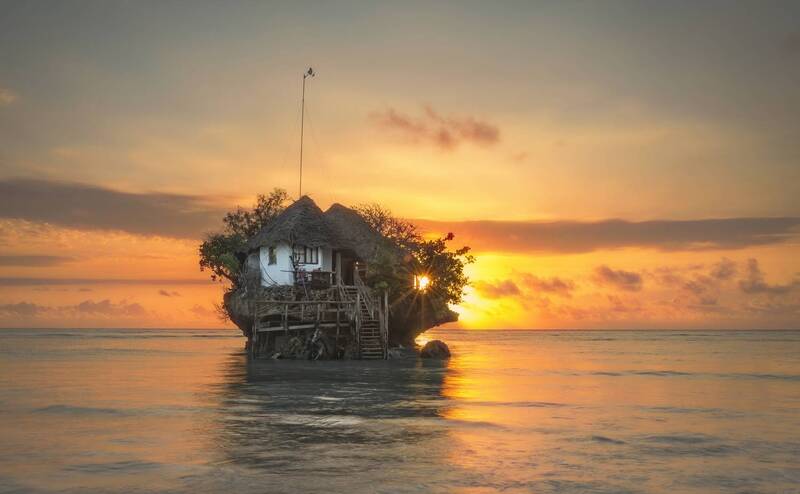 zanzibar, the rock Golden hour фото превью