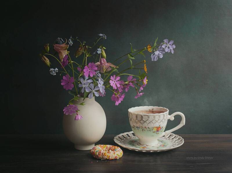 чашка чая и цветы, натюрморт, still life  фото превью