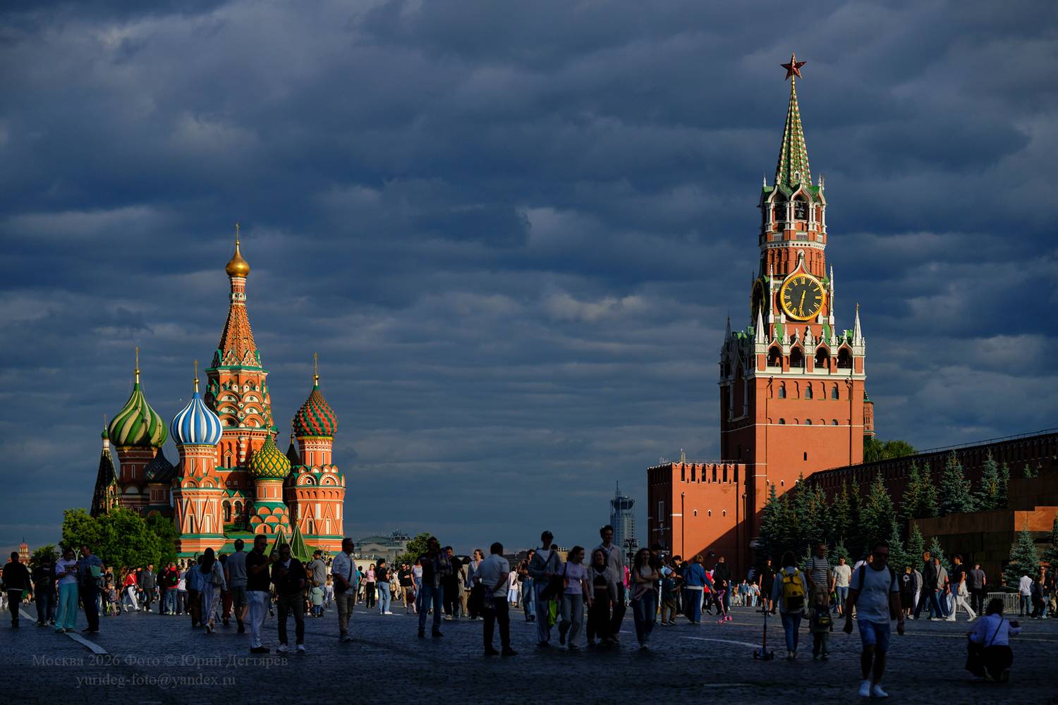 Театральный свет на Красной площади.. Автор: Юрий Дегтярев Москва, Красная, площадь, Покровский, собор, Василия, Блаженного, Храм, Спасская, башня, Юрий Дегтярев