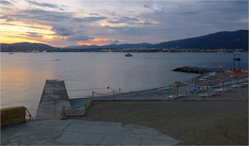 Летним тёплым вечером фото превью