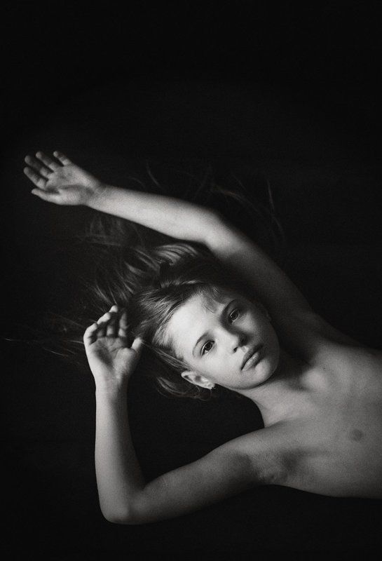 дети, черно-белое,Павлодар,Казахстан,эмоции,жизнь, детство Дочь фото превью