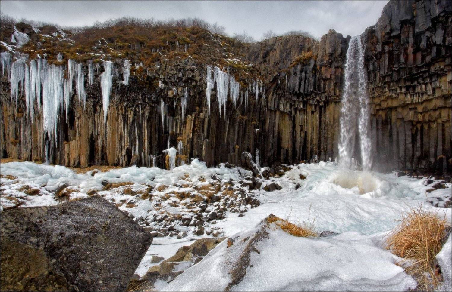 Исландия Iceland Svartifoss водопад зима снег лед базальт колонны, Вадим Никифоров