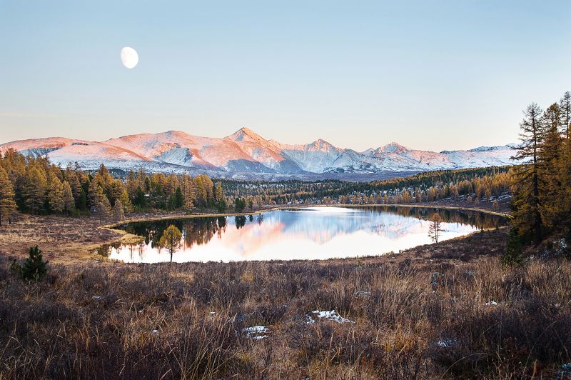 Вечер, Горный алтай, Горный пейзаж, Золотая осень, Озеро Киделю в конце сентября фото превью