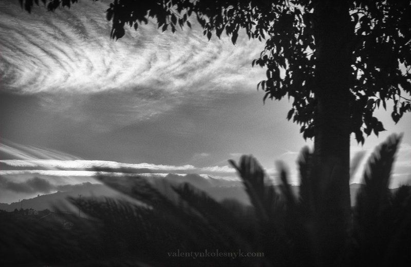 линии, пятна, природа, арт, небо, облака, чб The beauty of the sunset sky... фото превью