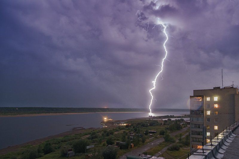 Гроза, Коми, Молния, Печора Молния в р.Печора фото превью