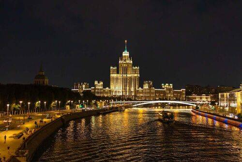 Ночные виды на Москву из парка Зарядье