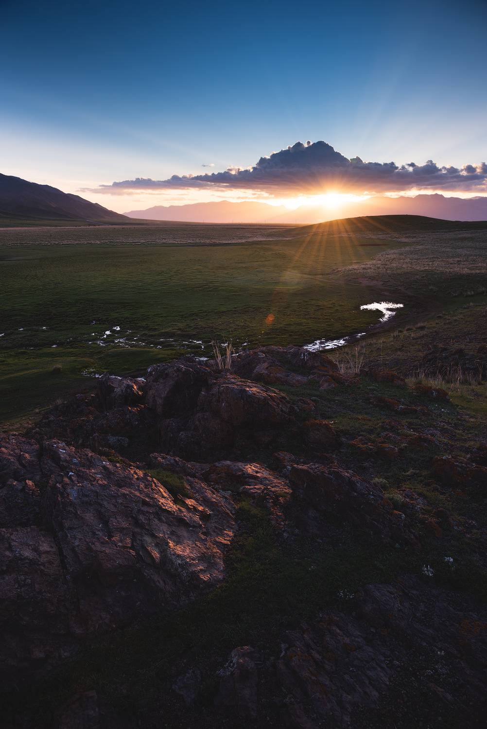горы, казахстан, закат, золото, солнце, луч, mountains, sunset, golden, sun, sunbeam, qazaqstan, Дмитрий