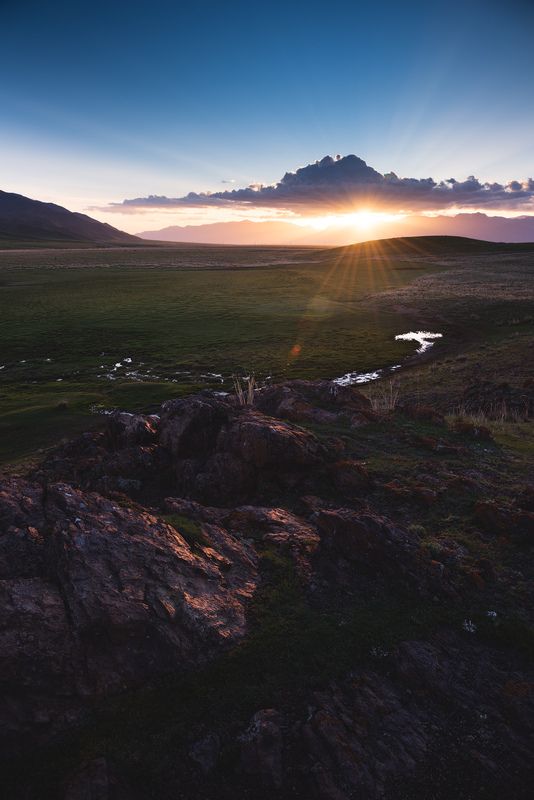 горы, казахстан, закат, золото, солнце, луч, mountains, sunset, golden, sun, sunbeam, qazaqstan  фото превью