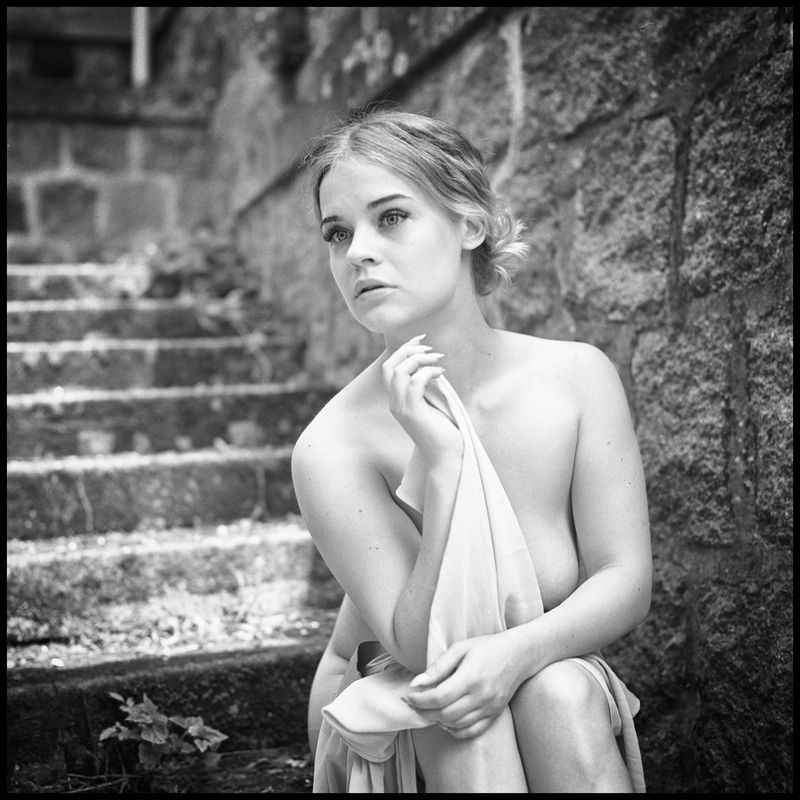 portrait, analog, hasselblad, ilfordfilm in my castle фото превью